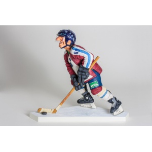the-ice-hockey-player-3