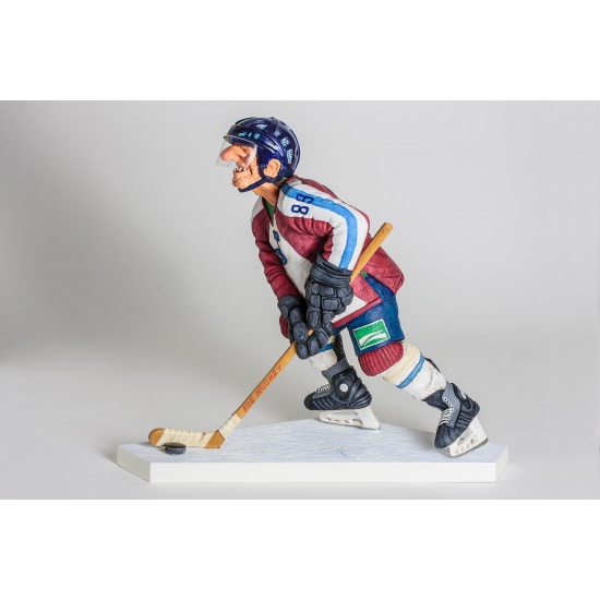 the-ice-hockey-player-3