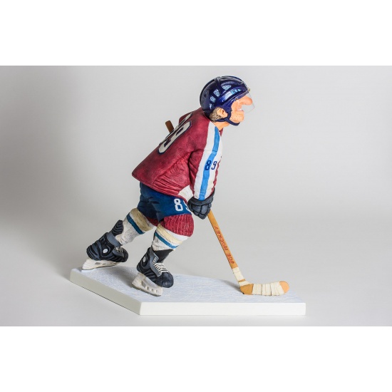the-ice-hockey-player-4
